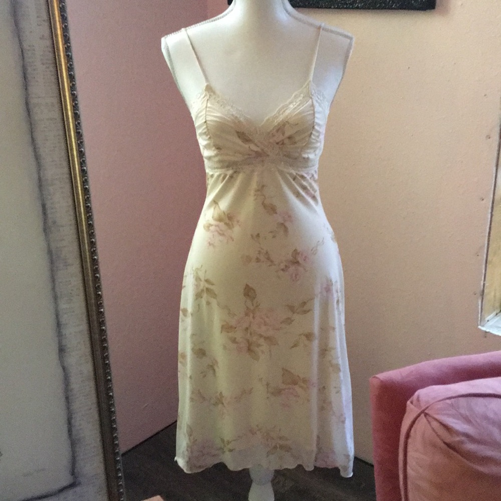 Summer dress pale yellow/ cream , w/ pink roses